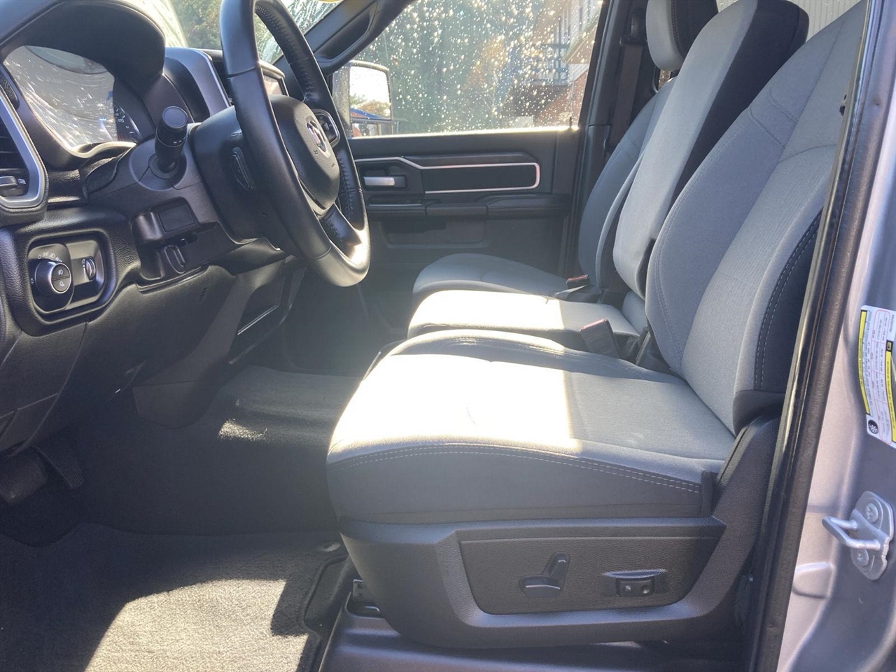 RAM 2500 Big Horn 4x4 Crew Cab 6'4" Box 2024