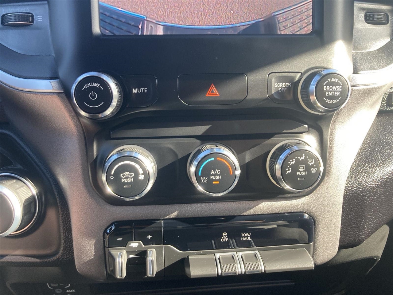 RAM 2500 Big Horn 4x4 Crew Cab 6'4" Box 2024