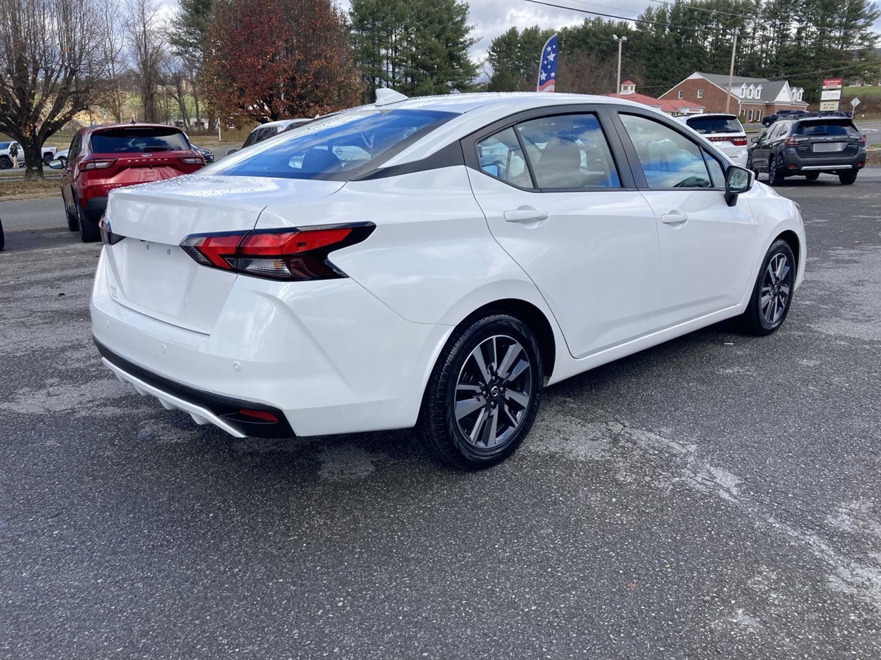 Nissan Versa SV CVT 2022