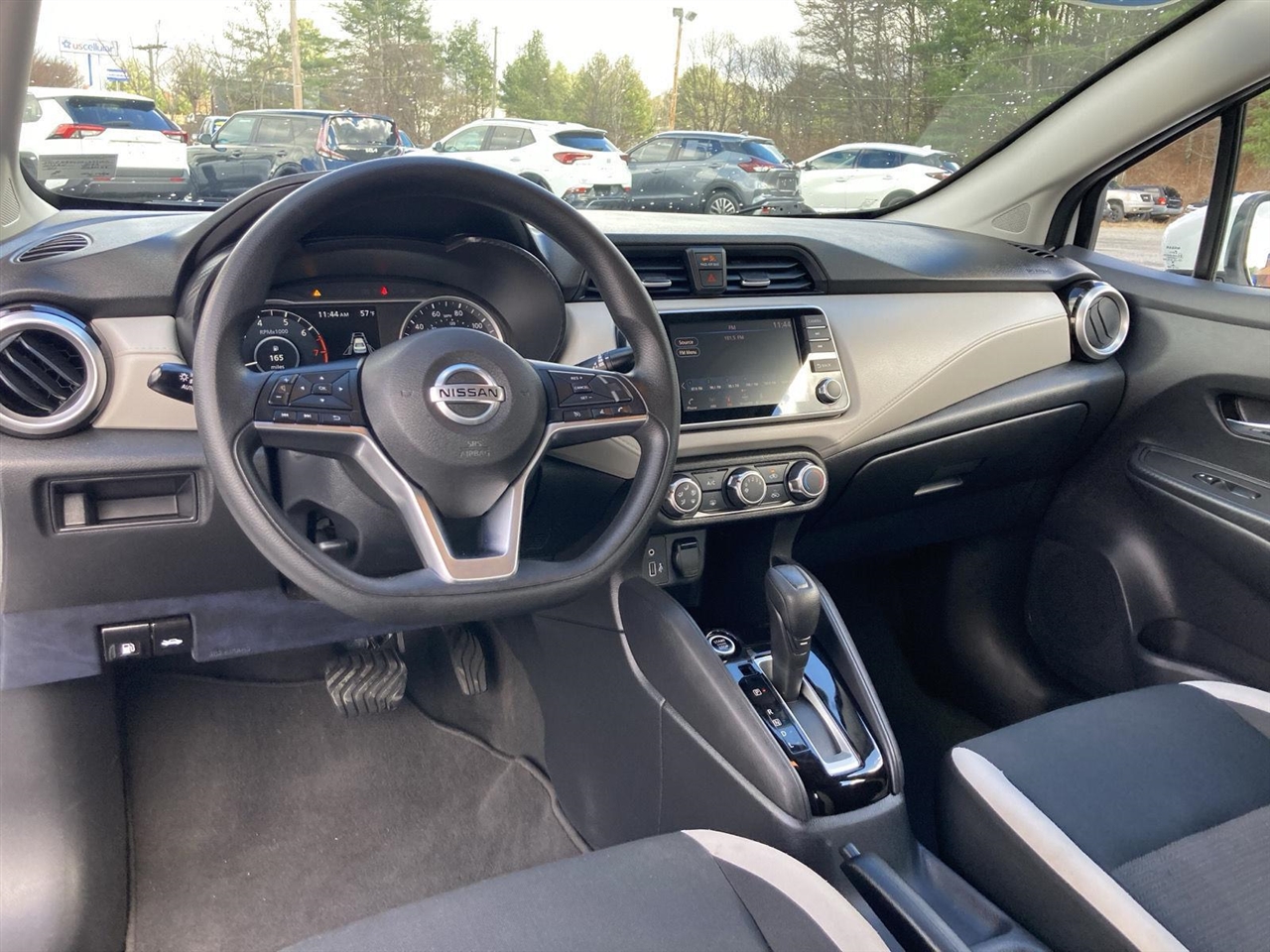 Nissan Versa SV CVT 2022