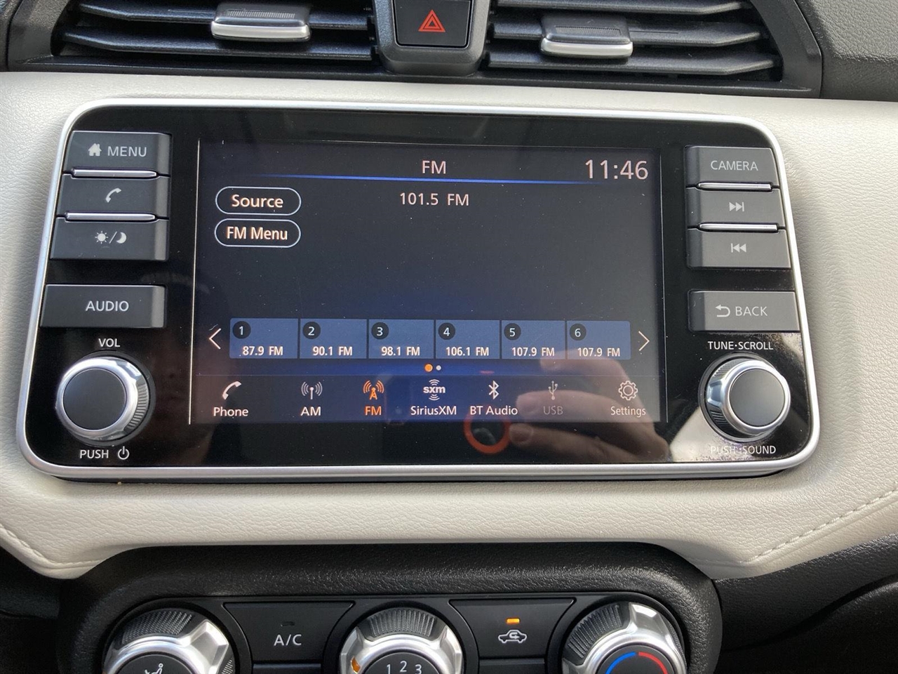 Nissan Versa SV CVT 2022