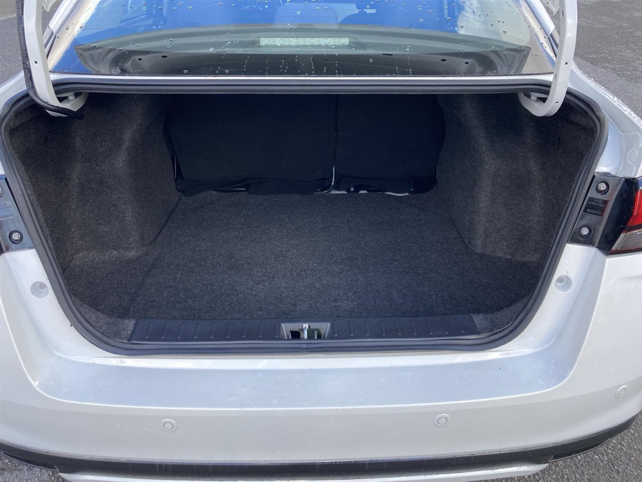 Nissan Versa SV CVT 2022