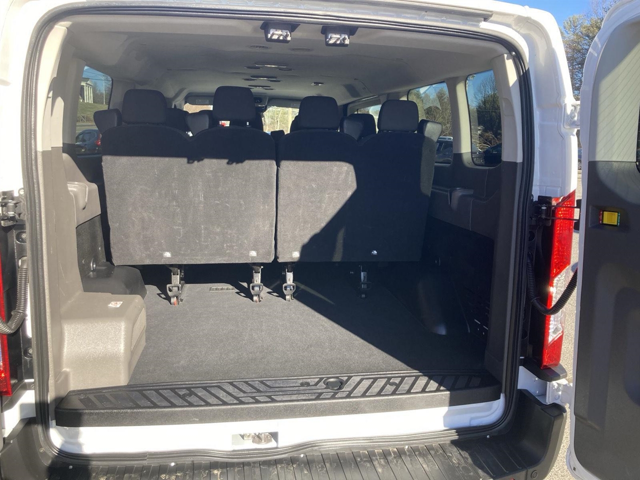 Ford Transit Passenger Wagon T-350 148" Low Roof XLT RWD 2023