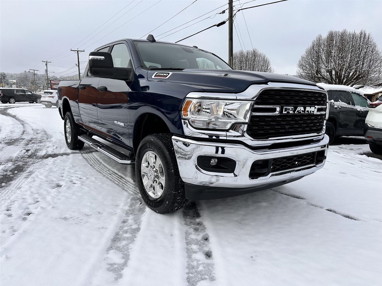 RAM 2500 Big Horn 4x4 Crew Cab 6'4" Box 2024