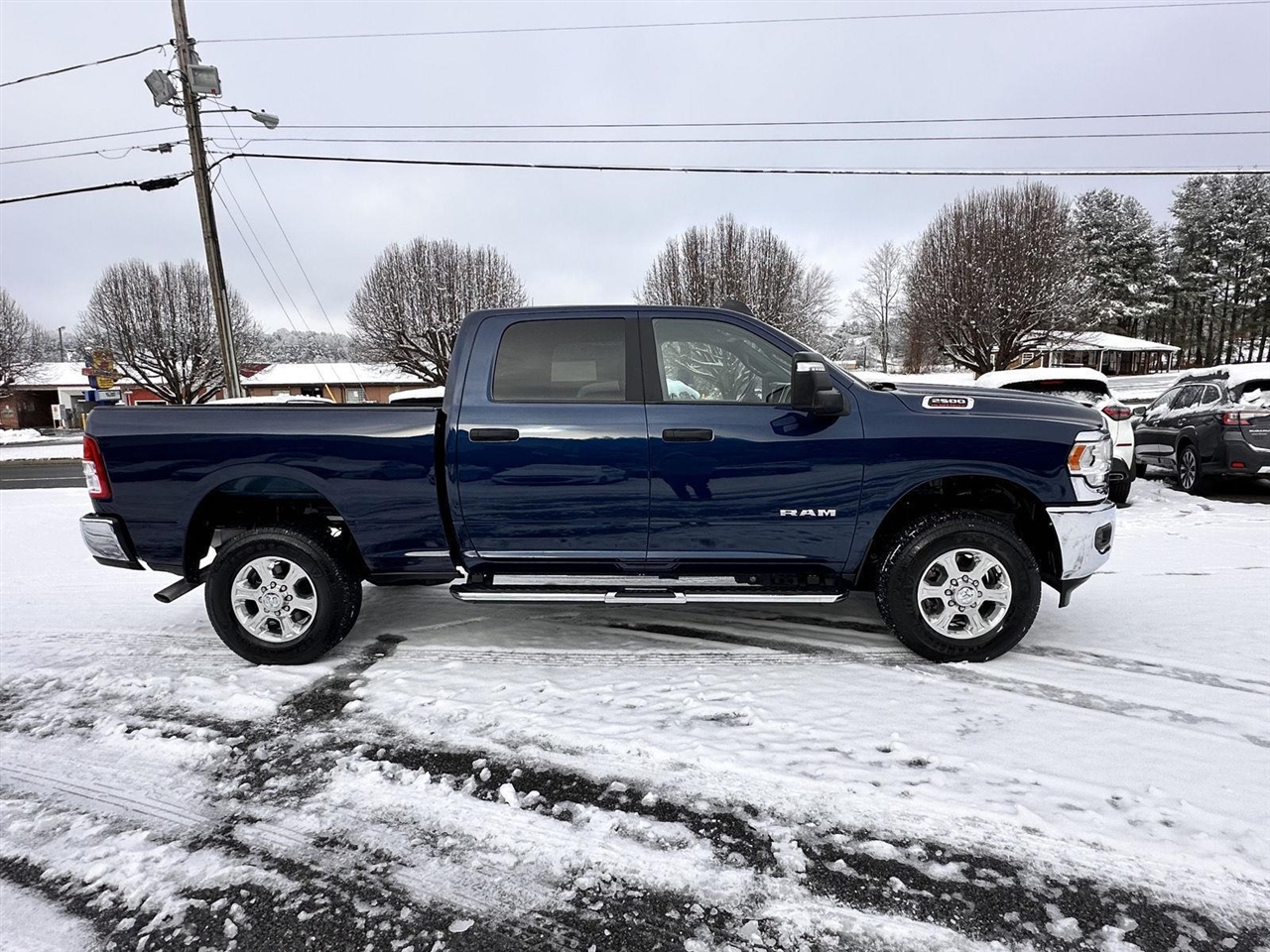 RAM 2500 Big Horn 4x4 Crew Cab 6'4" Box 2024