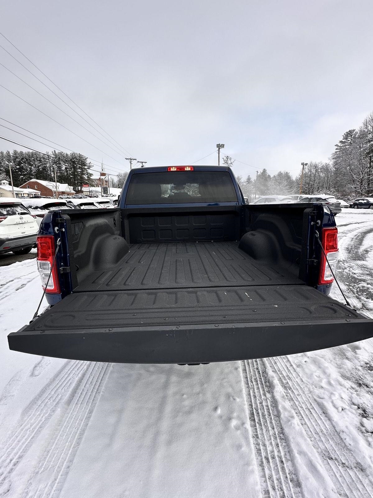 RAM 2500 Big Horn 4x4 Crew Cab 6'4" Box 2024