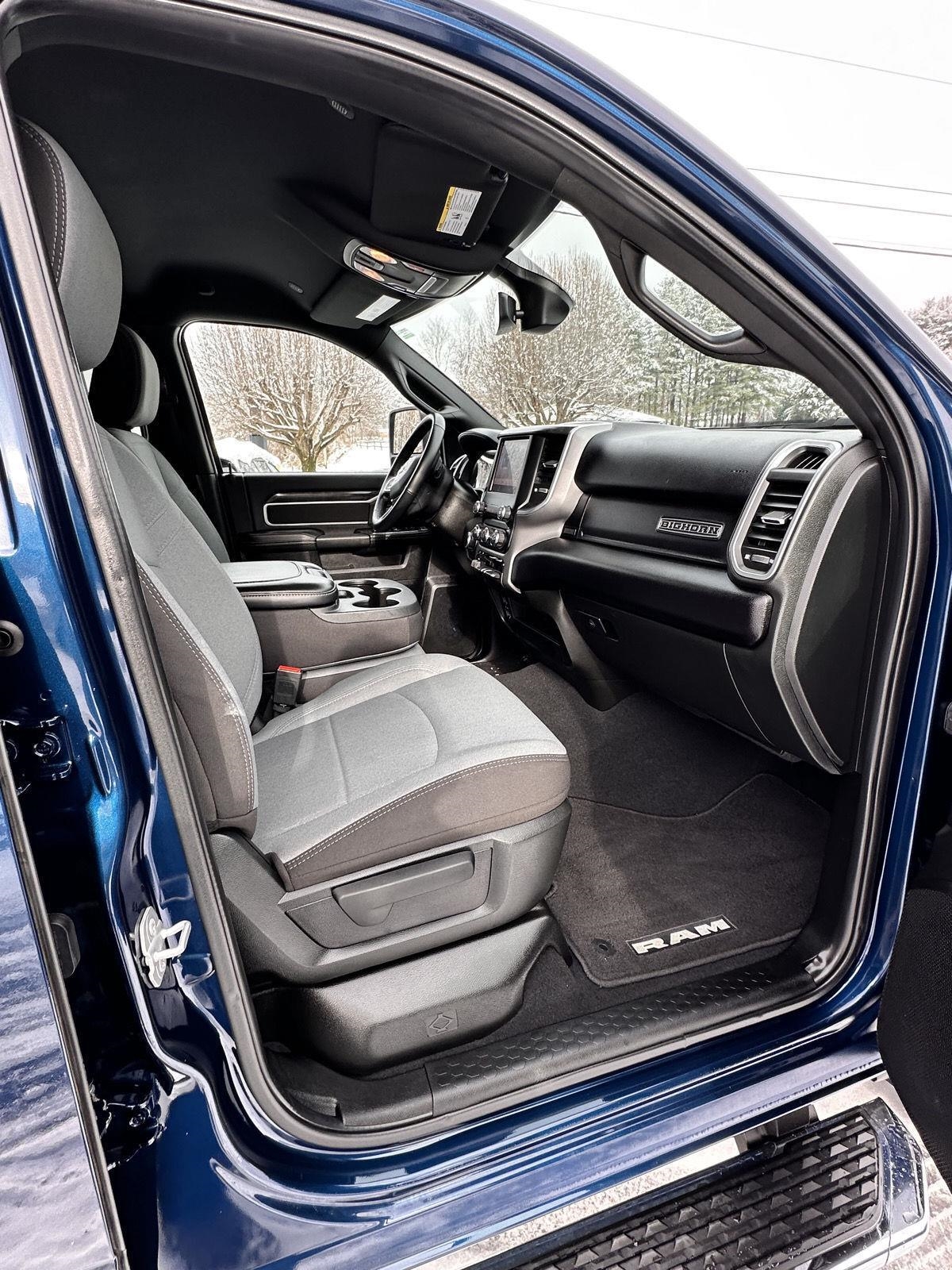 RAM 2500 Big Horn 4x4 Crew Cab 6'4" Box 2024