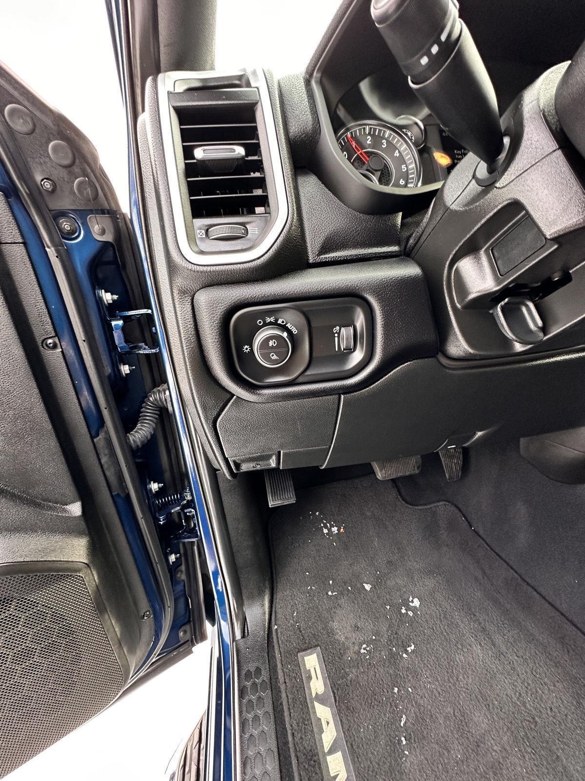 RAM 2500 Big Horn 4x4 Crew Cab 6'4" Box 2024