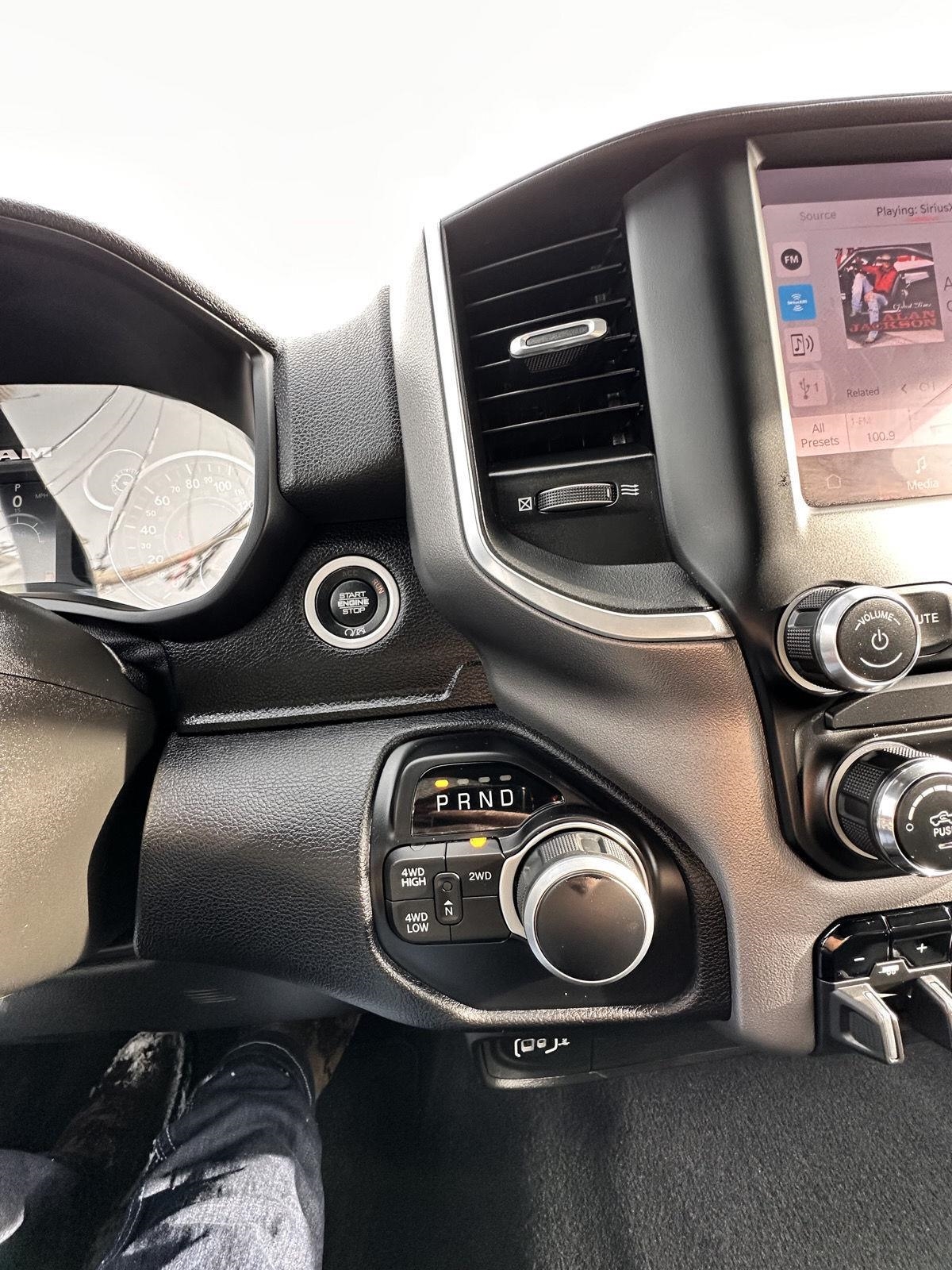 RAM 2500 Big Horn 4x4 Crew Cab 6'4" Box 2024