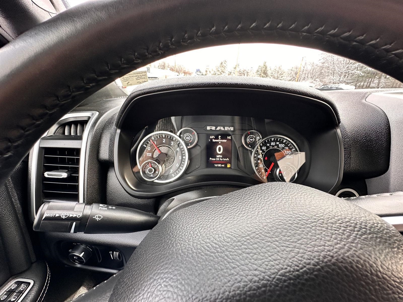 RAM 2500 Big Horn 4x4 Crew Cab 6'4" Box 2024