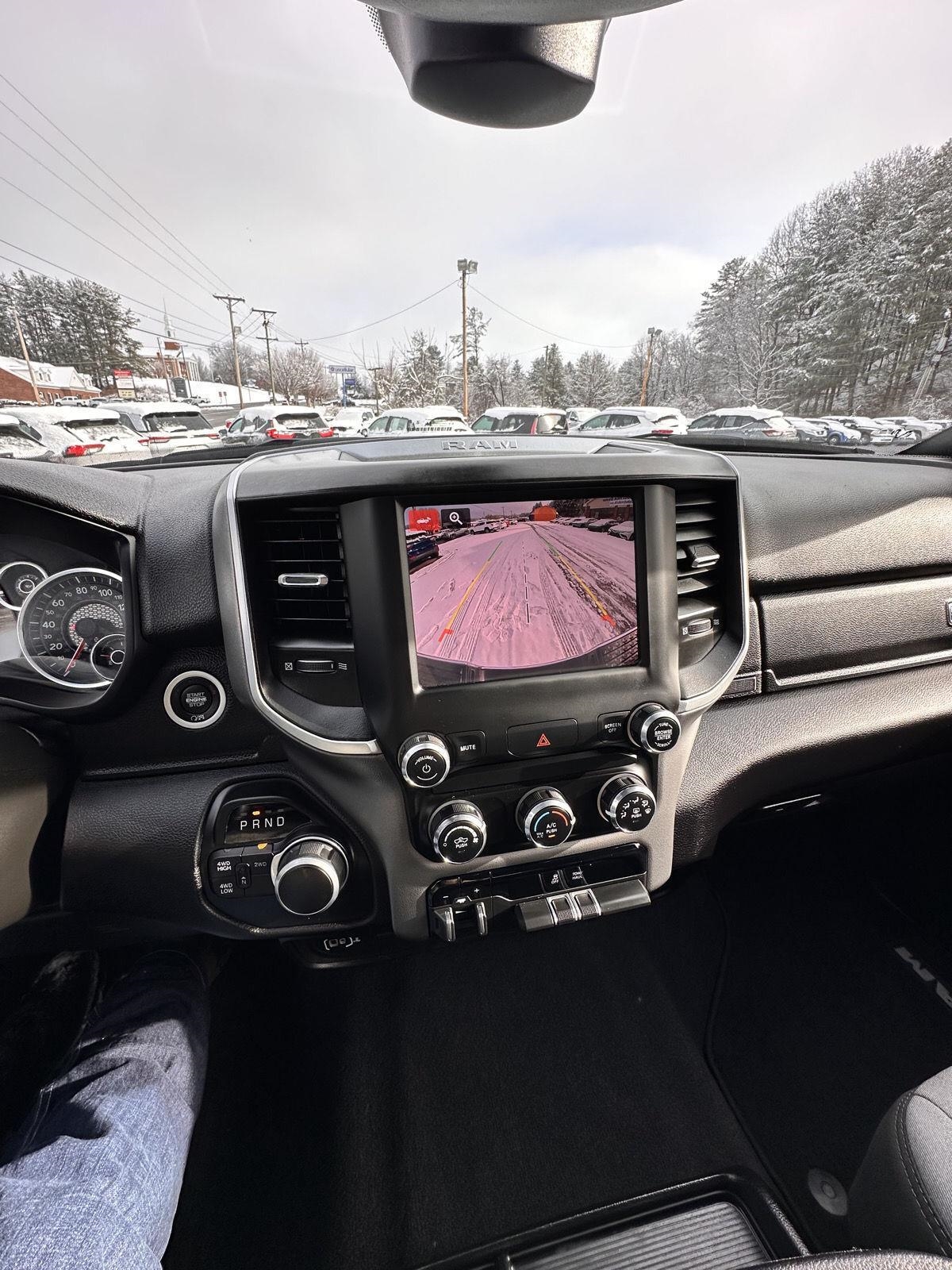 RAM 2500 Big Horn 4x4 Crew Cab 6'4" Box 2024