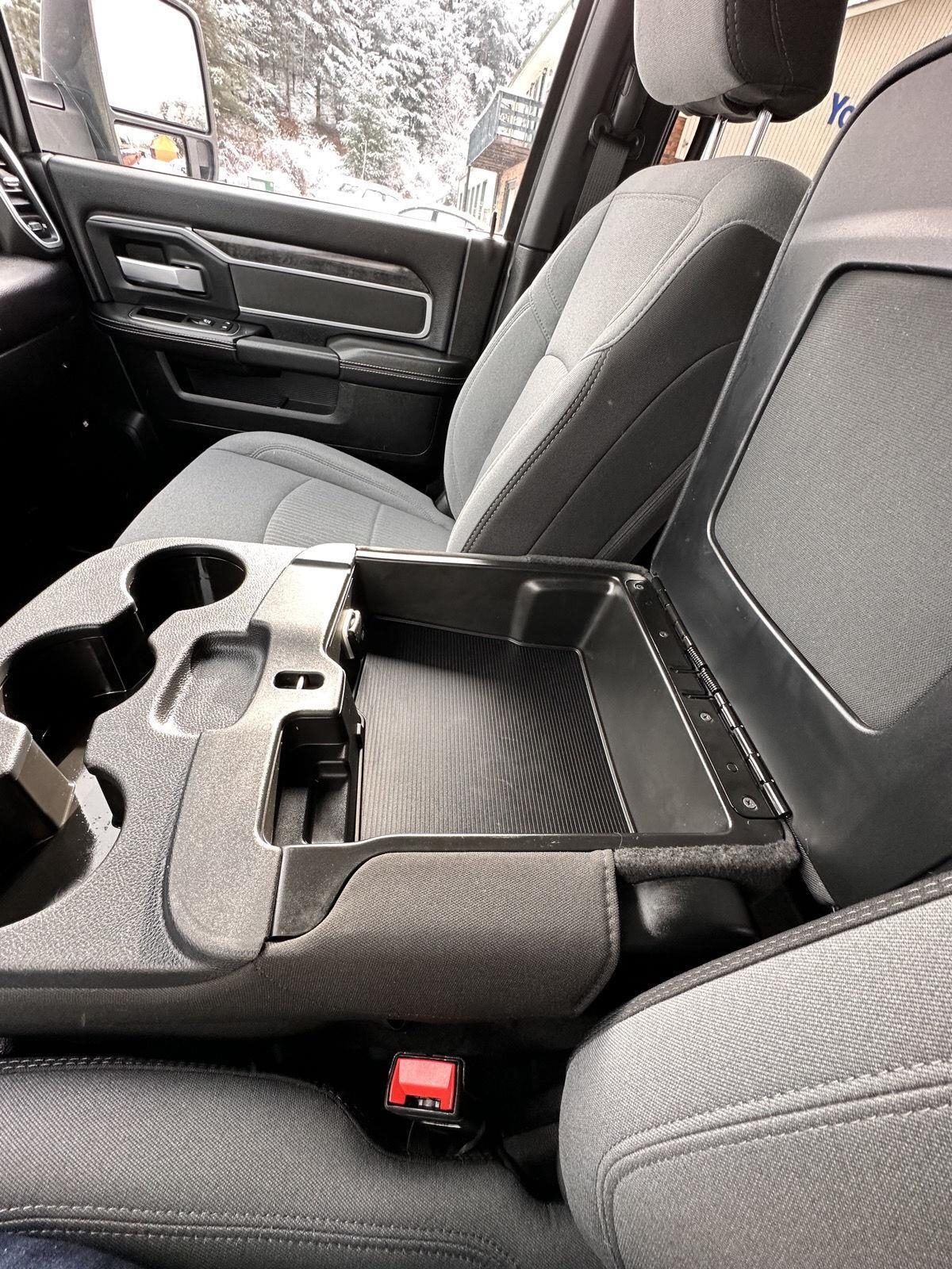 RAM 2500 Big Horn 4x4 Crew Cab 6'4" Box 2024