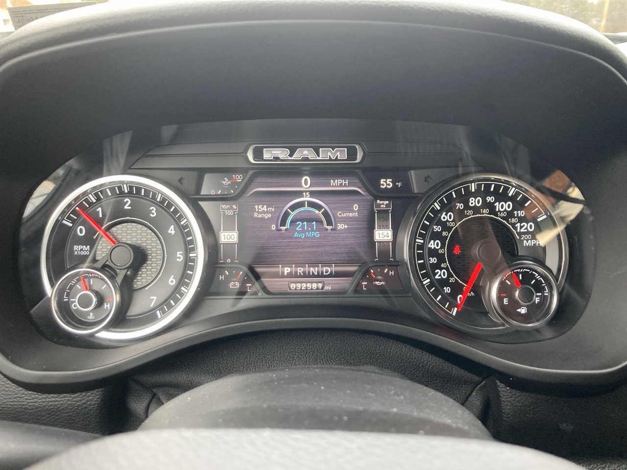 RAM 1500 Big Horn 4x4 Crew Cab 5'7" Box 2021