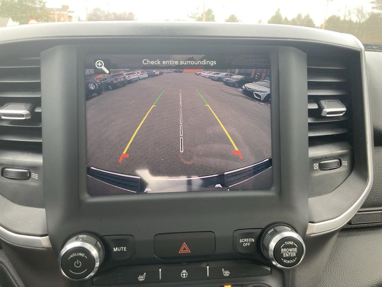 RAM 1500 Big Horn 4x4 Crew Cab 5'7" Box 2021