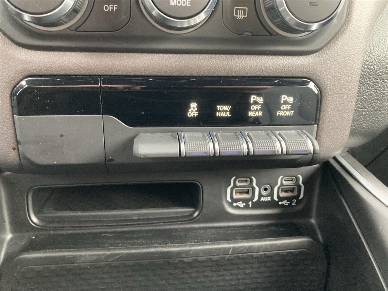 RAM 1500 Big Horn 4x4 Crew Cab 5'7" Box 2021