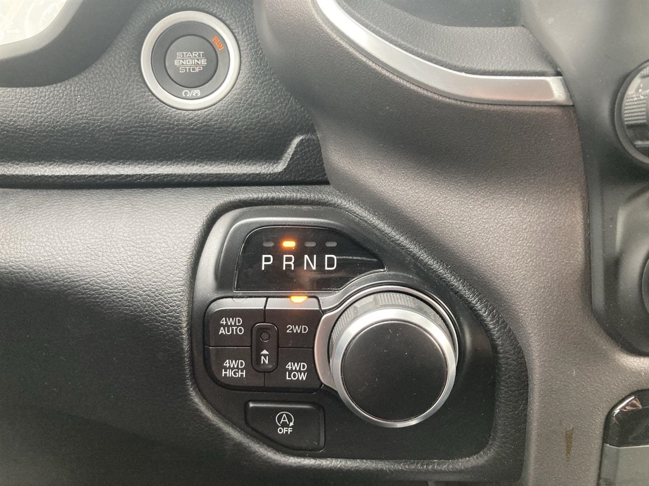 RAM 1500 Big Horn 4x4 Crew Cab 5'7" Box 2021