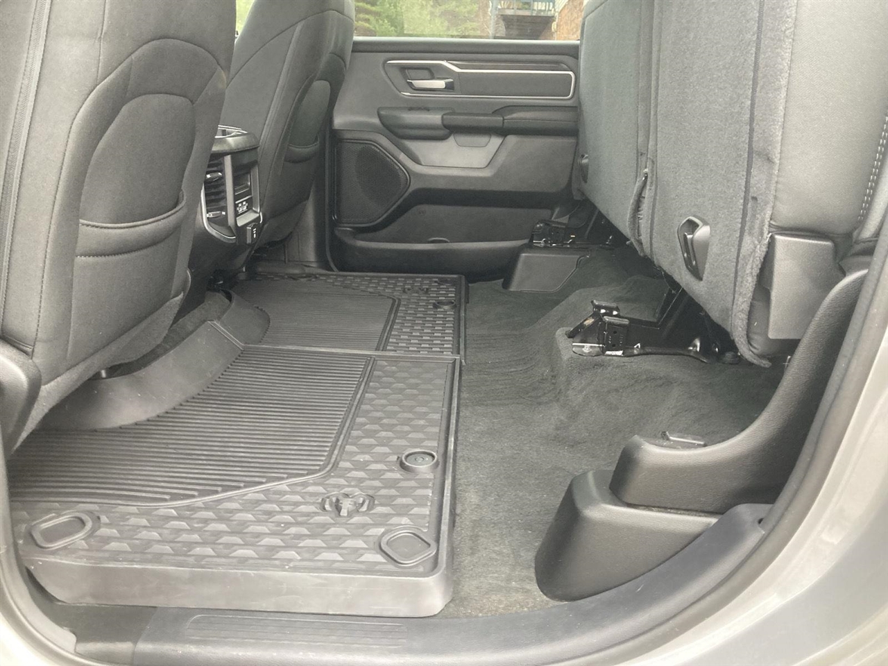 RAM 1500 Big Horn 4x4 Crew Cab 5'7" Box 2021