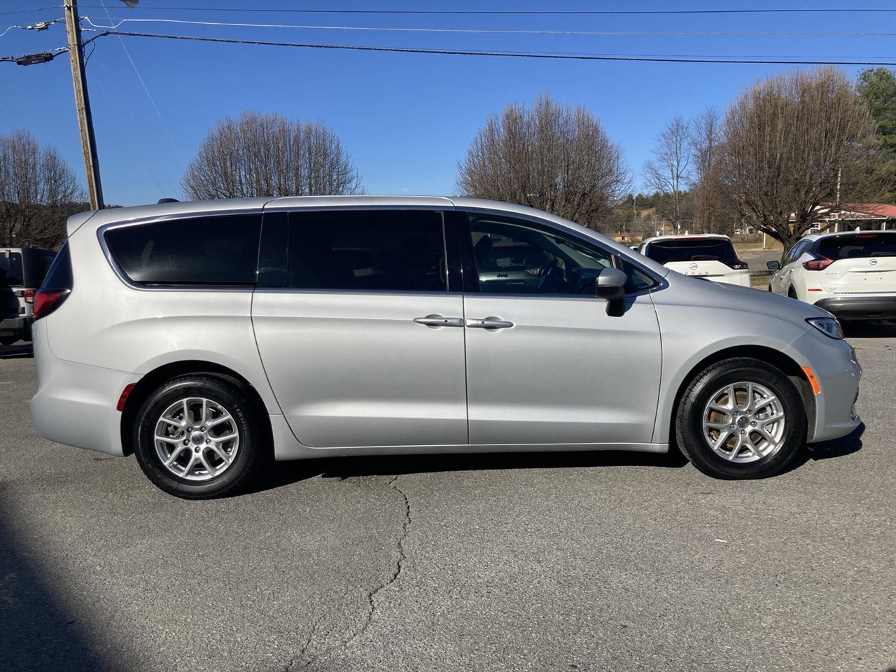 Chrysler Pacifica Touring L FWD 2023