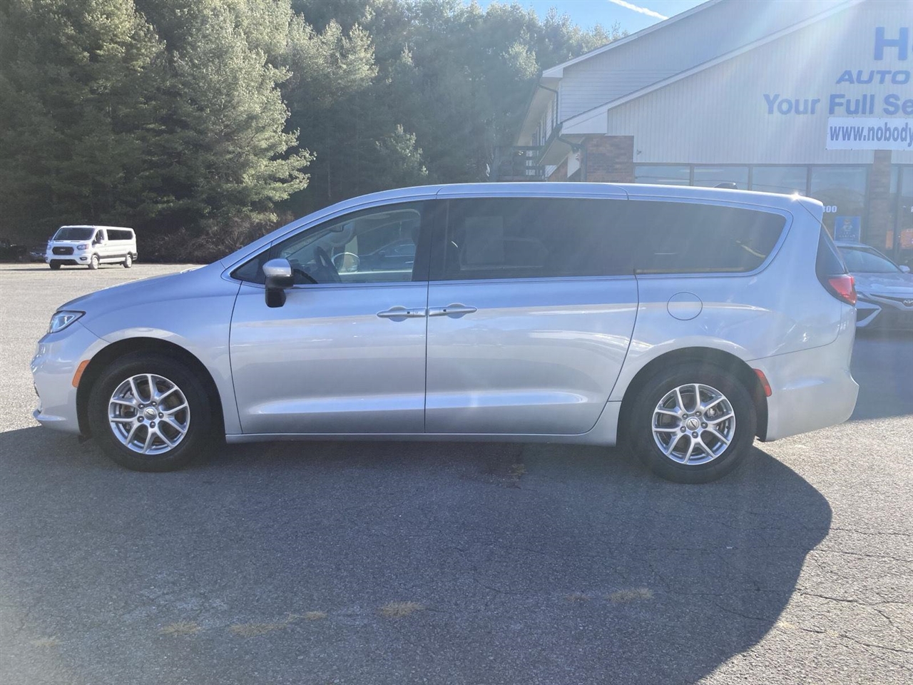 Chrysler Pacifica Touring L FWD 2023