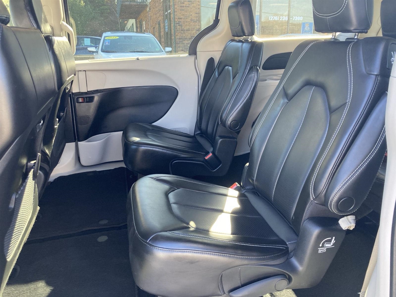 Chrysler Pacifica Touring L FWD 2023