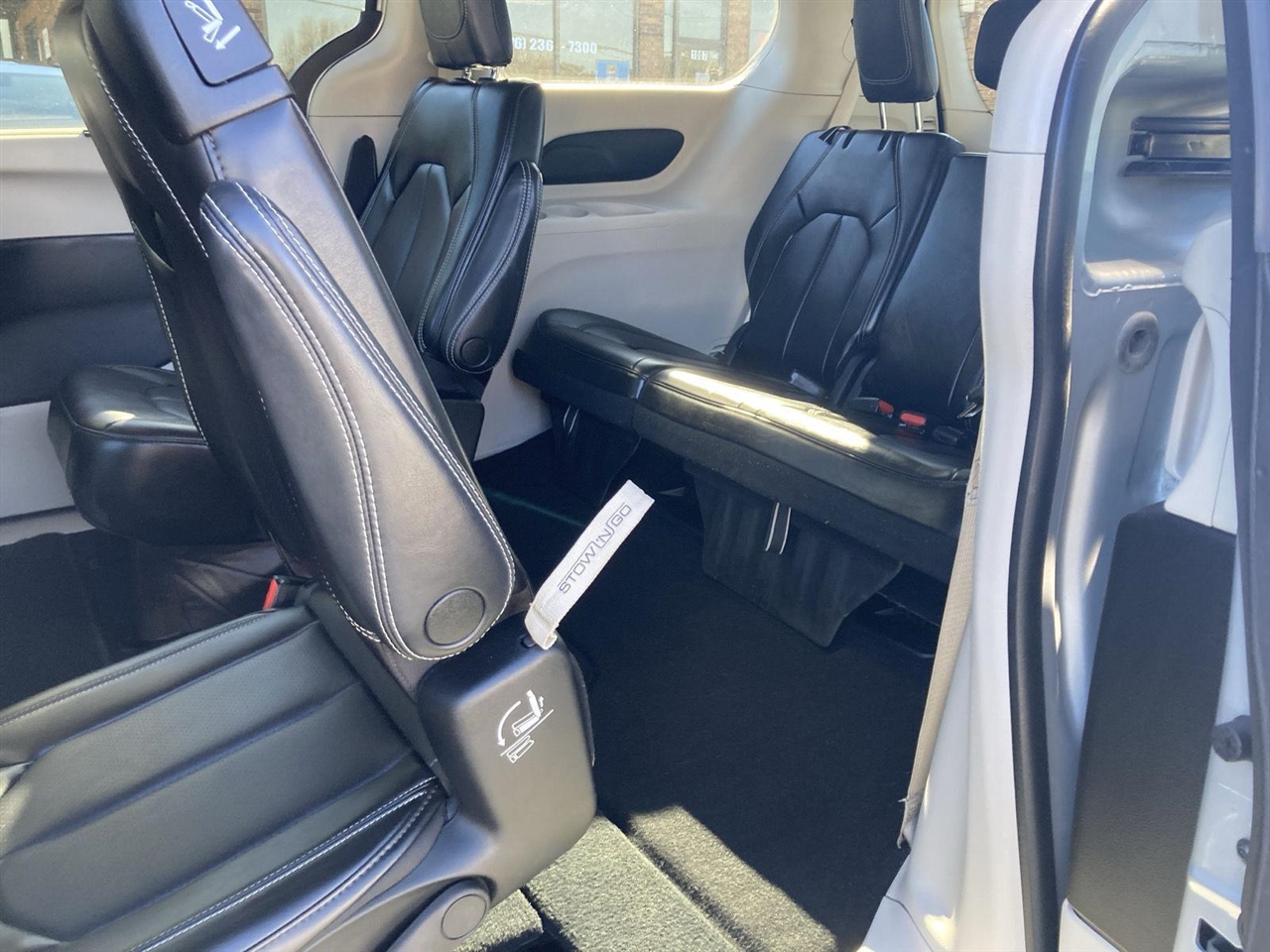 Chrysler Pacifica Touring L FWD 2023