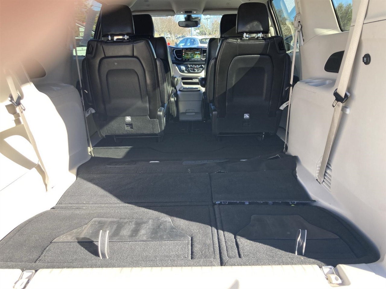 Chrysler Pacifica Touring L FWD 2023