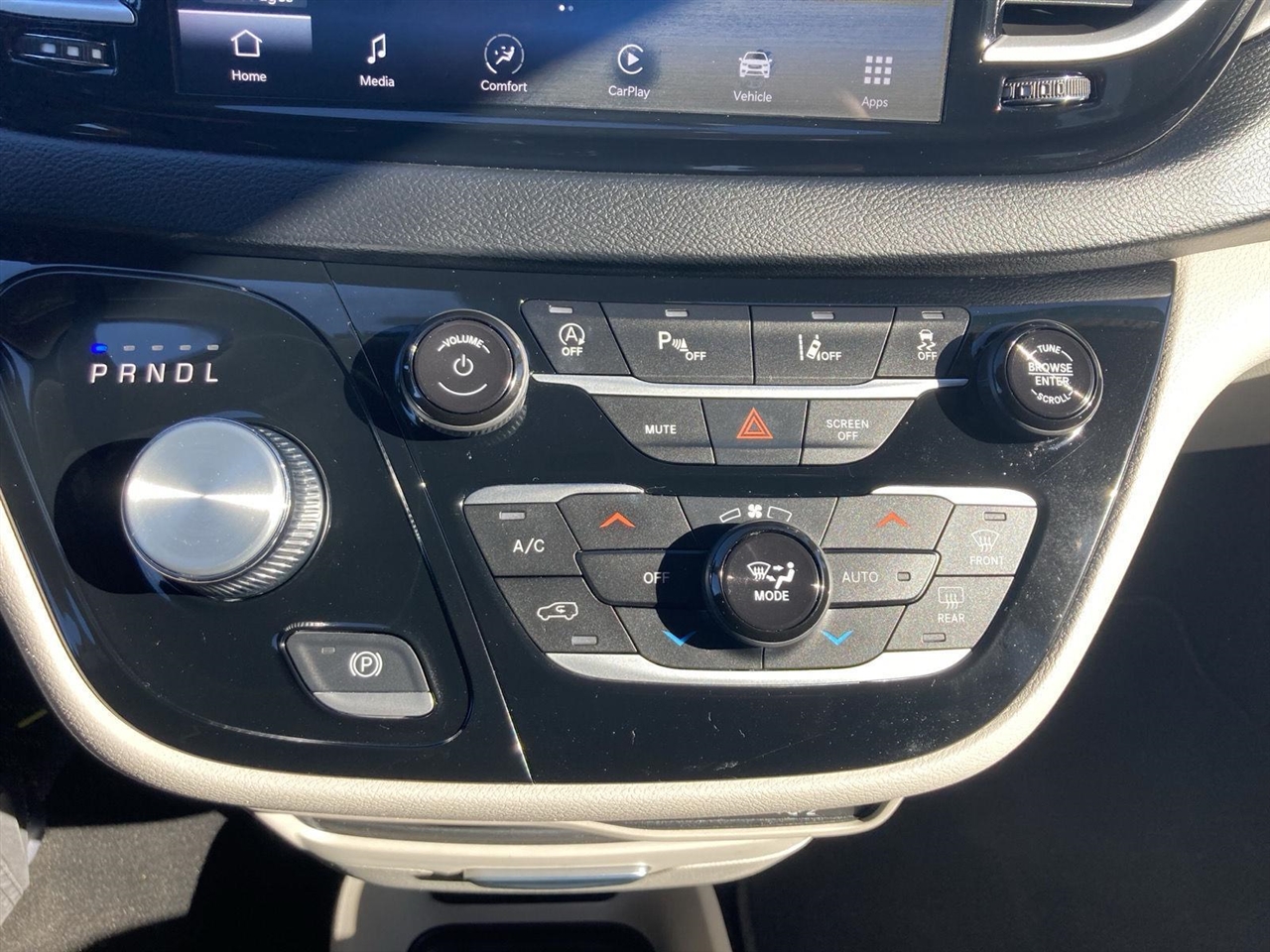 Chrysler Pacifica Touring L FWD 2023