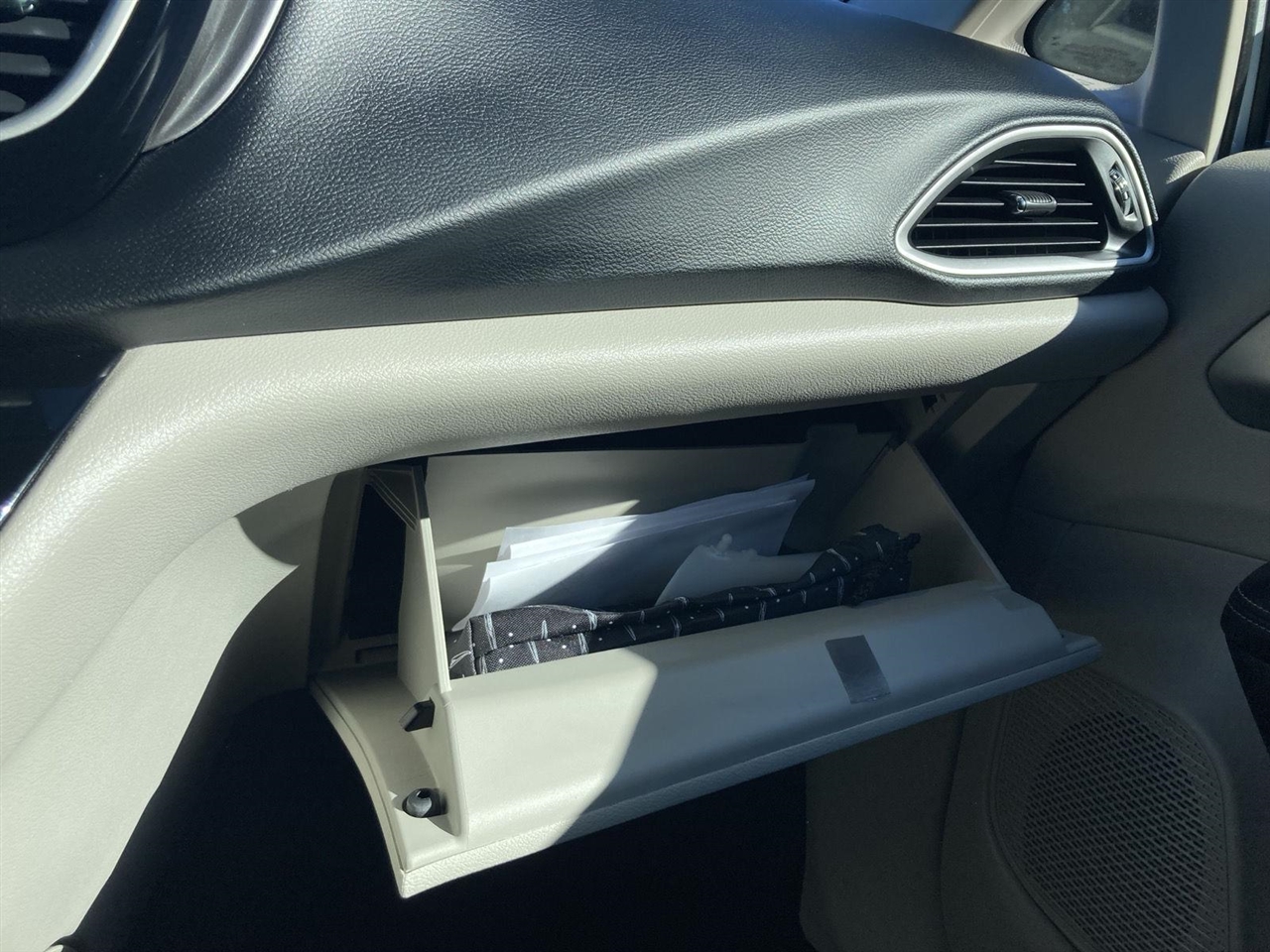 Chrysler Pacifica Touring L FWD 2023