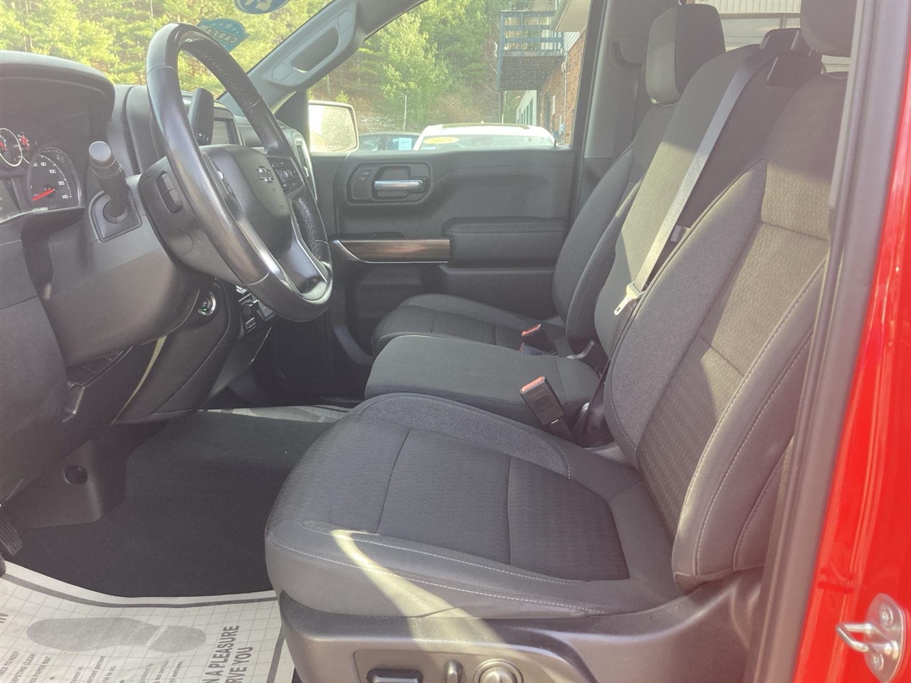 Chevrolet Silverado 1500 4WD Crew Cab 147" RST 2021