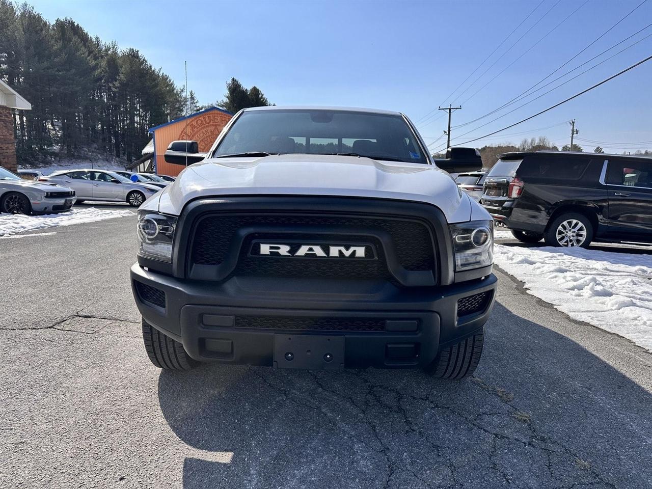 RAM 1500 Classic Warlock 4x4 Crew Cab 5'7" Box 2023