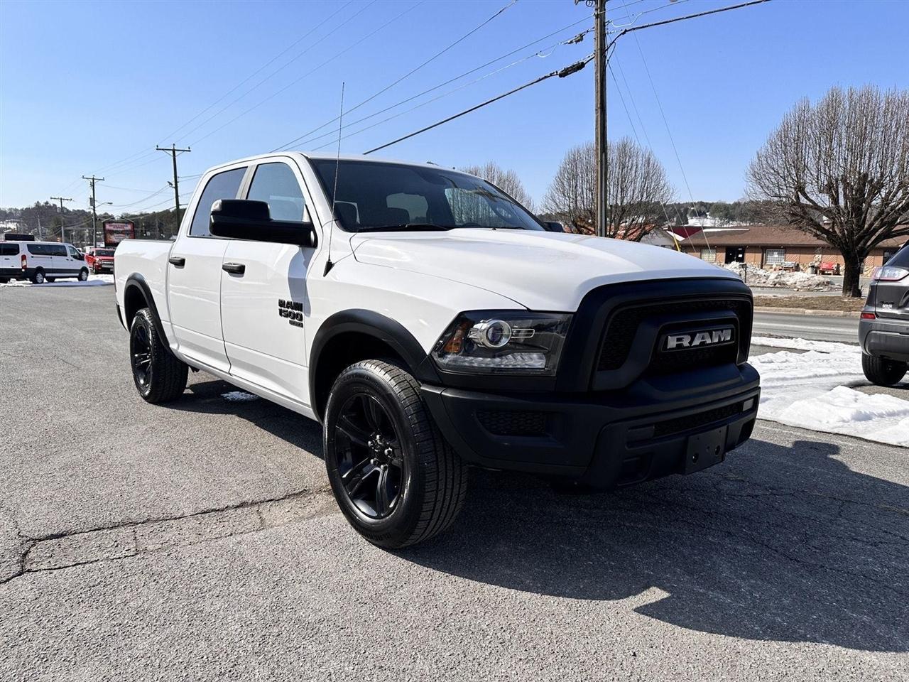 RAM 1500 Classic Warlock 4x4 Crew Cab 5'7" Box 2023