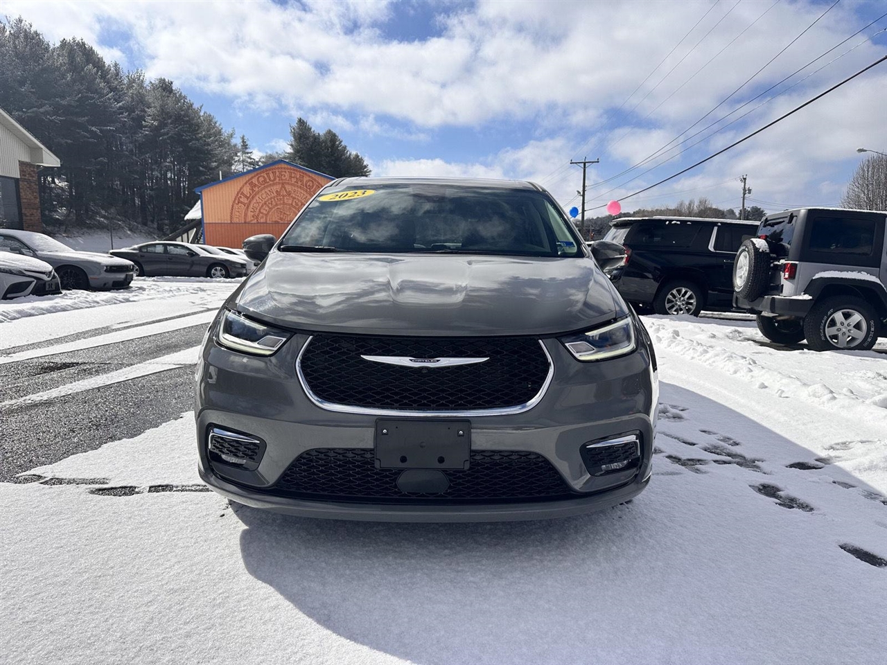 Chrysler Pacifica Touring L FWD 2023
