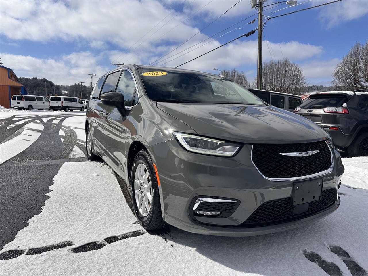 Chrysler Pacifica Touring L FWD 2023
