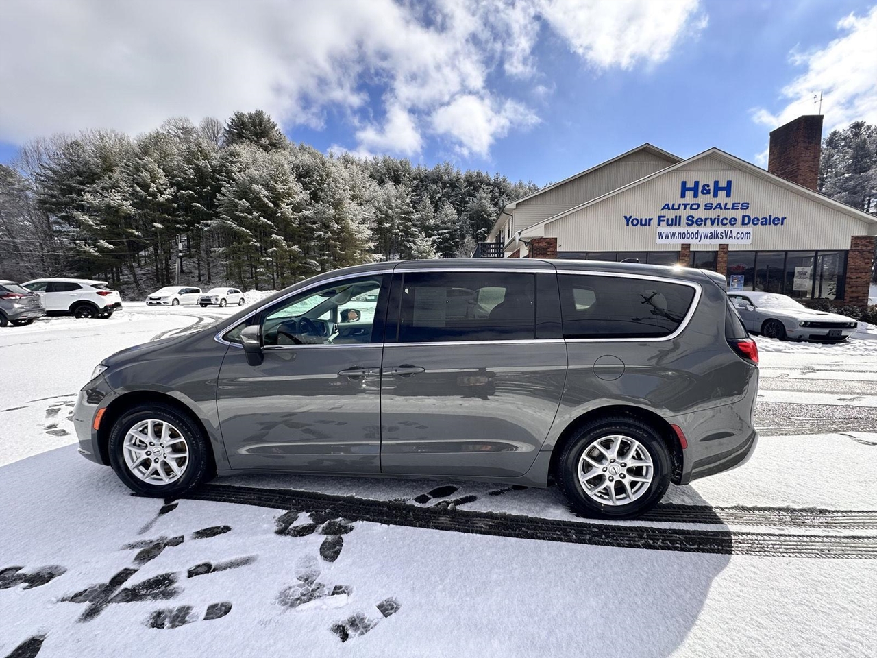 Chrysler Pacifica Touring L FWD 2023