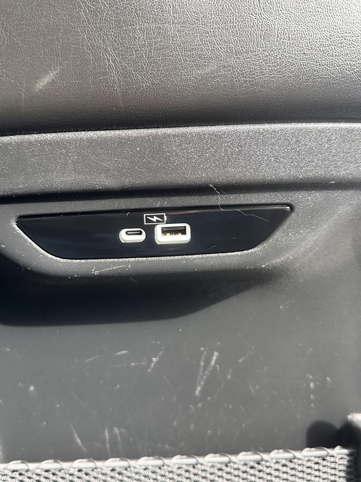 Chrysler Pacifica Touring L FWD 2023