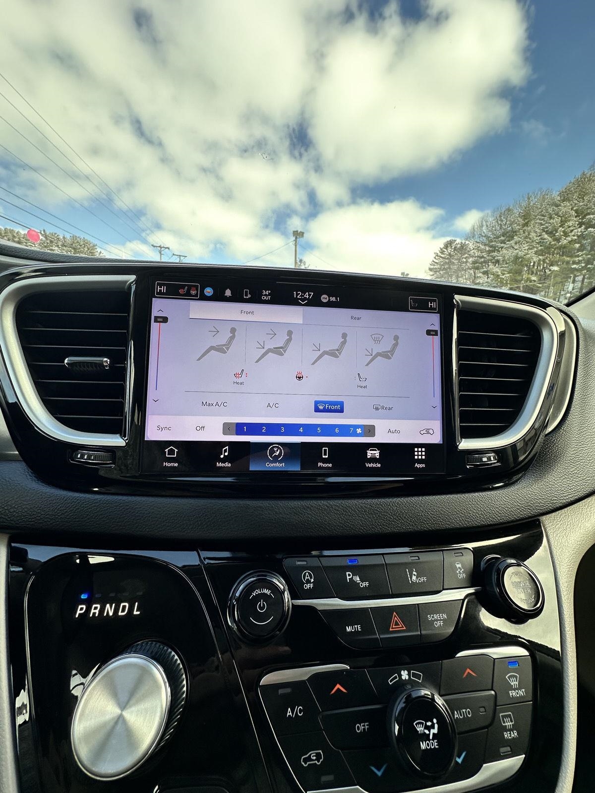 Chrysler Pacifica Touring L FWD 2023