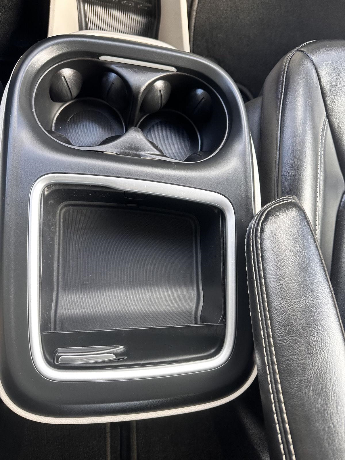 Chrysler Pacifica Touring L FWD 2023