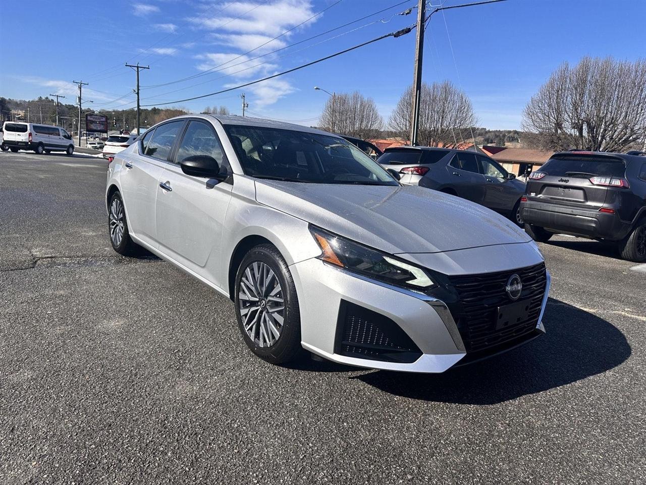 Nissan Altima 2.5 SV Sedan 2024