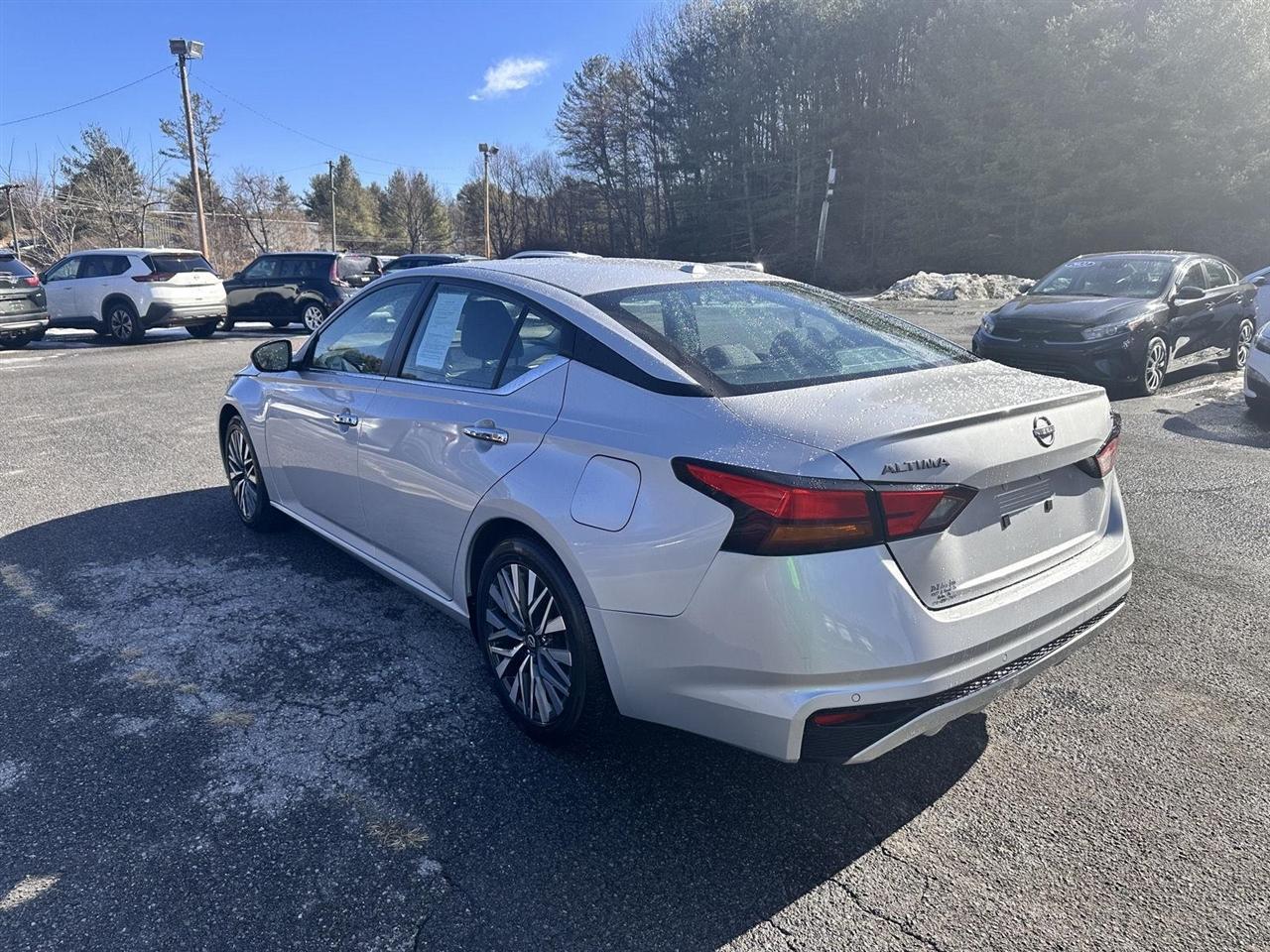 Nissan Altima 2.5 SV Sedan 2024