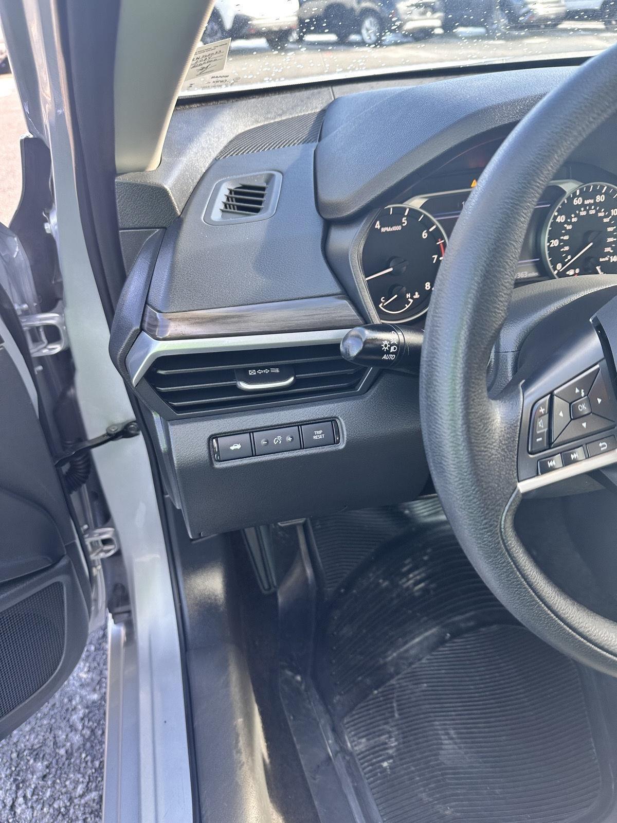 Nissan Altima 2.5 SV Sedan 2024