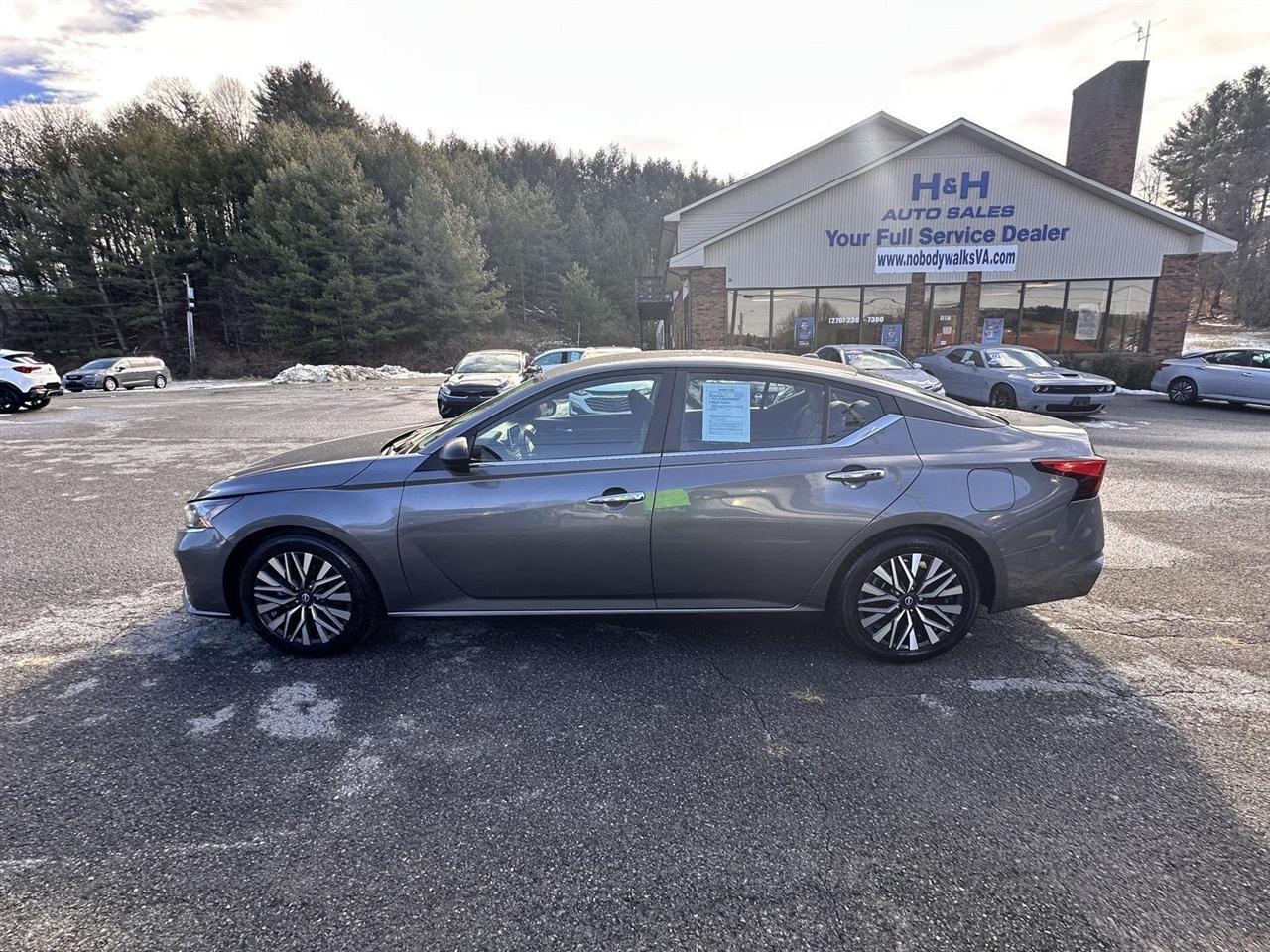 Nissan Altima 2.5 SV Sedan 2024