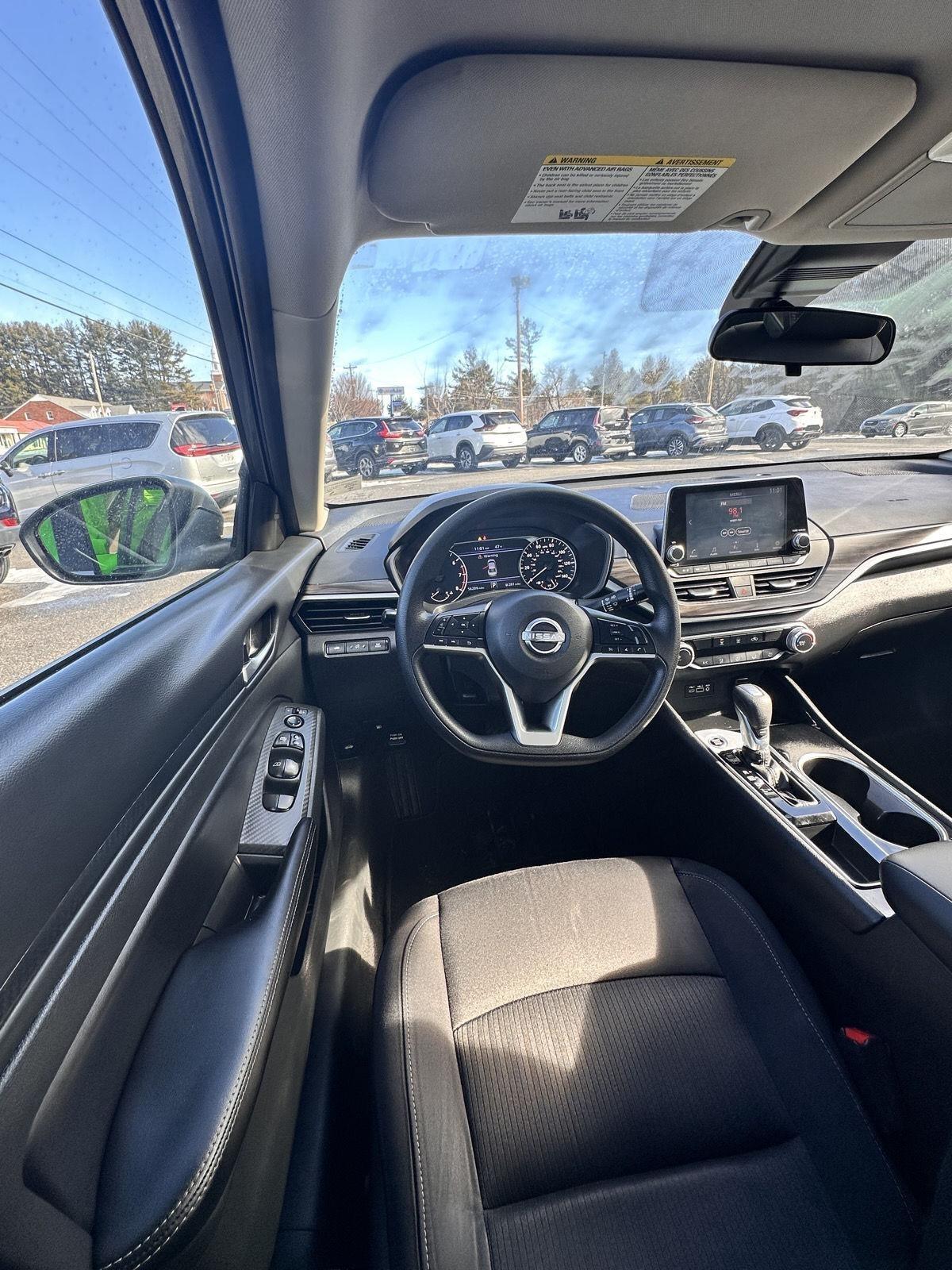 Nissan Altima 2.5 SV Sedan 2024