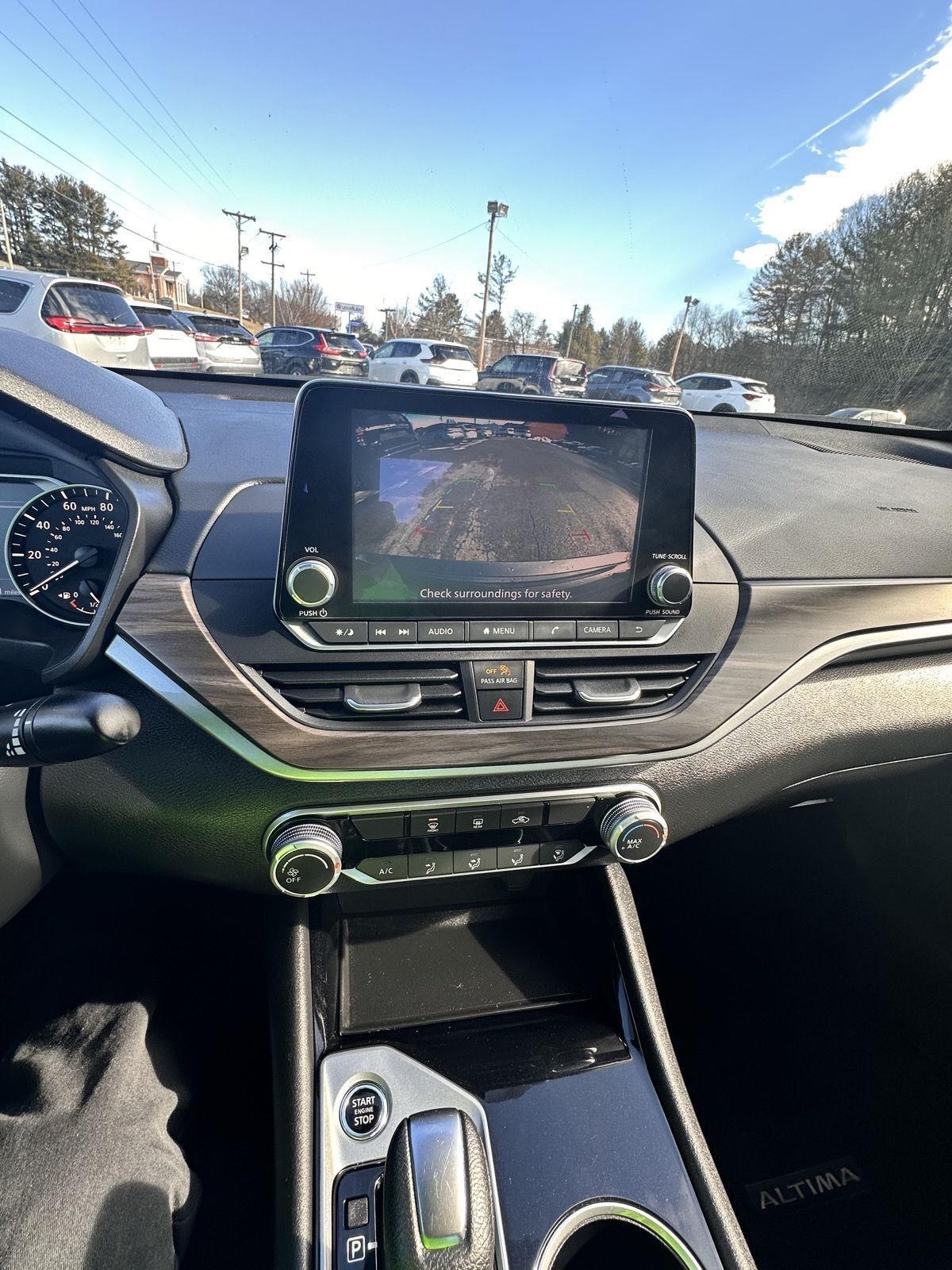 Nissan Altima 2.5 SV Sedan 2024