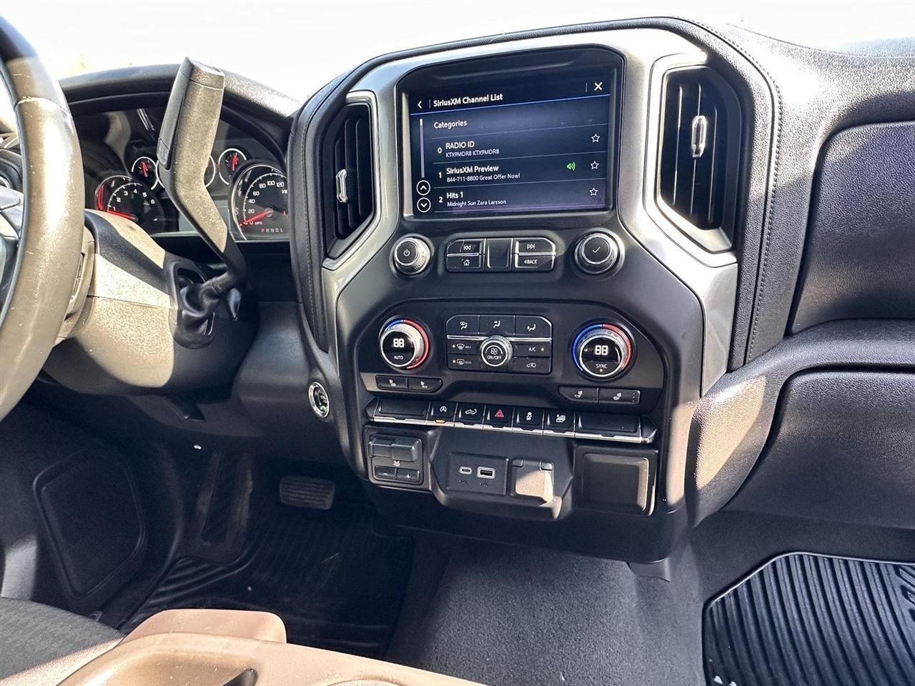 Chevrolet Silverado 1500 4WD Crew Cab 157" LT 2021