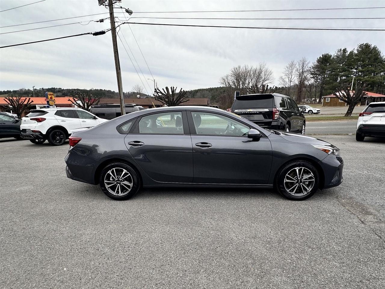 Kia Forte LXS IVT 2024