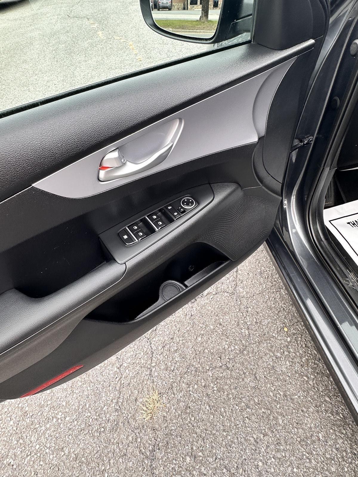 Kia Forte LXS IVT 2024