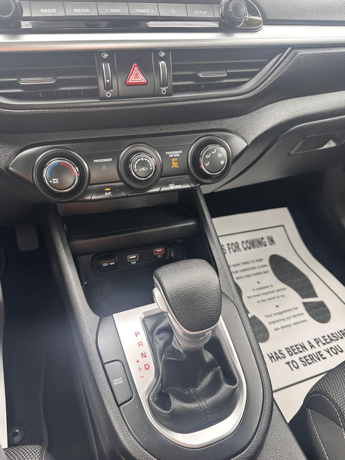 Kia Forte LXS IVT 2024