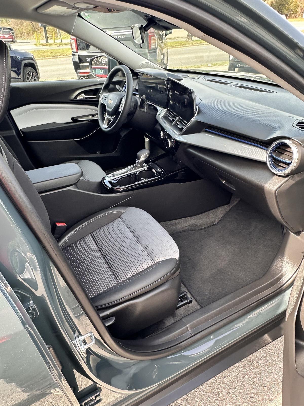 Chevrolet Trax FWD 4dr LT 2025