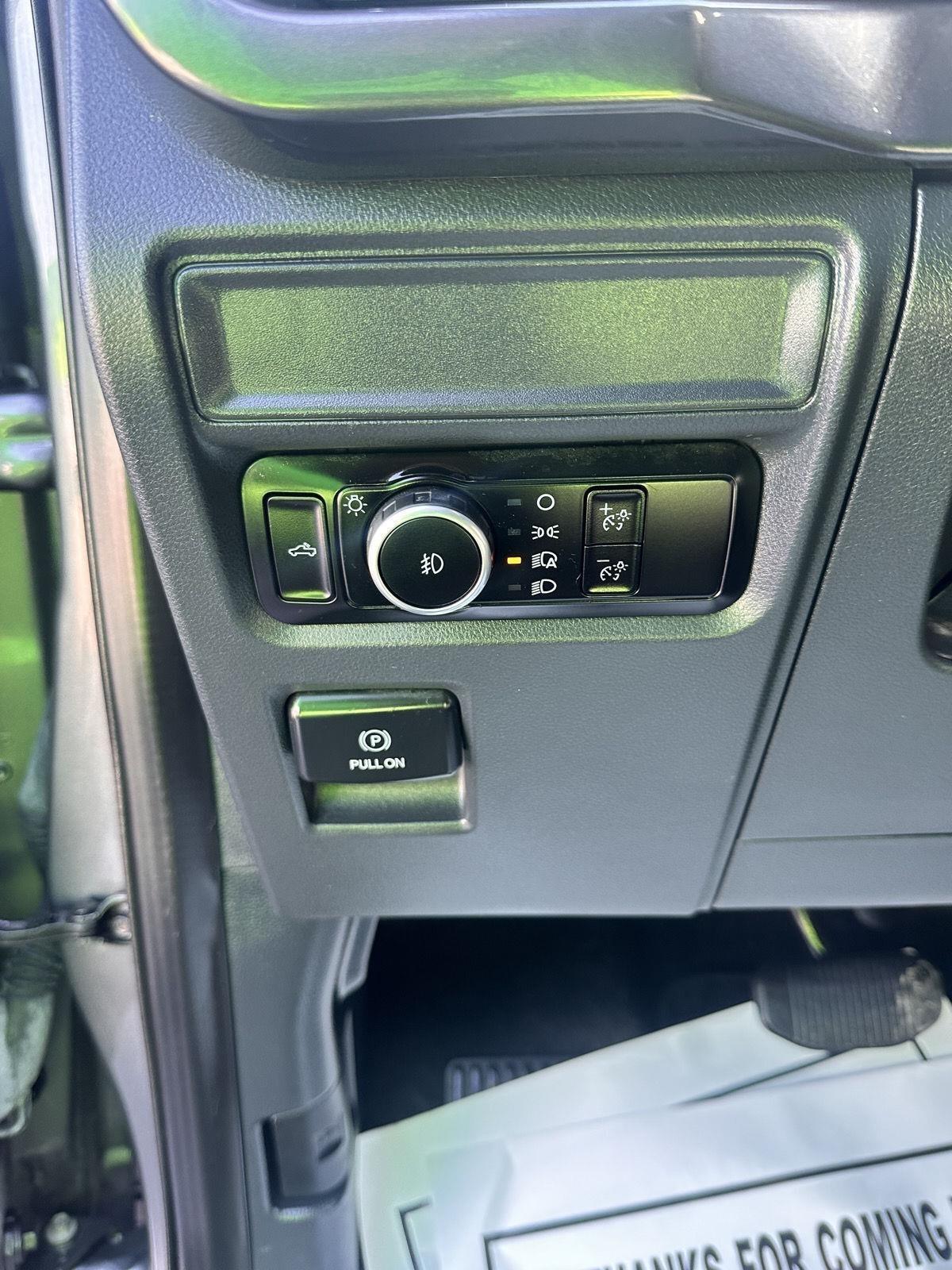 Ford F-150 Lariat 4WD SuperCrew 5.5' Box 2023