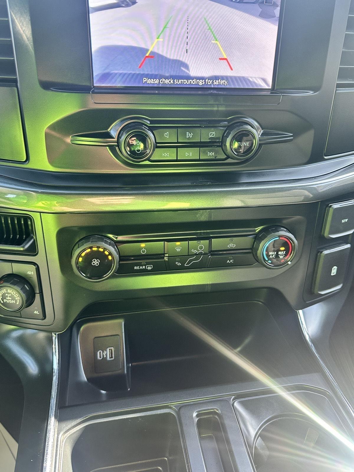 Ford F-150 Lariat 4WD SuperCrew 5.5' Box 2023